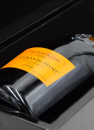 1998 Veuve Clicquot La Grande Dame Vintage Brut Champagne [Riva Gift Box]