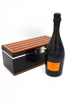 1998 Veuve Clicquot La Grande Dame Vintage Brut Champagne [Riva Gift Box]