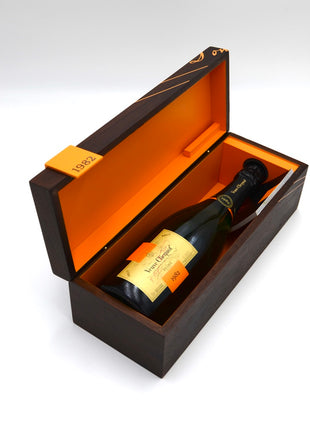 1982 Veuve Clicquot Cave Privee Vintage Brut Champagne